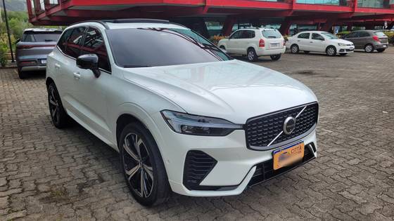 VOLVO XC60 2.0 T8 RECHARGE ULTIMATE DARK AWD GEARTRONIC